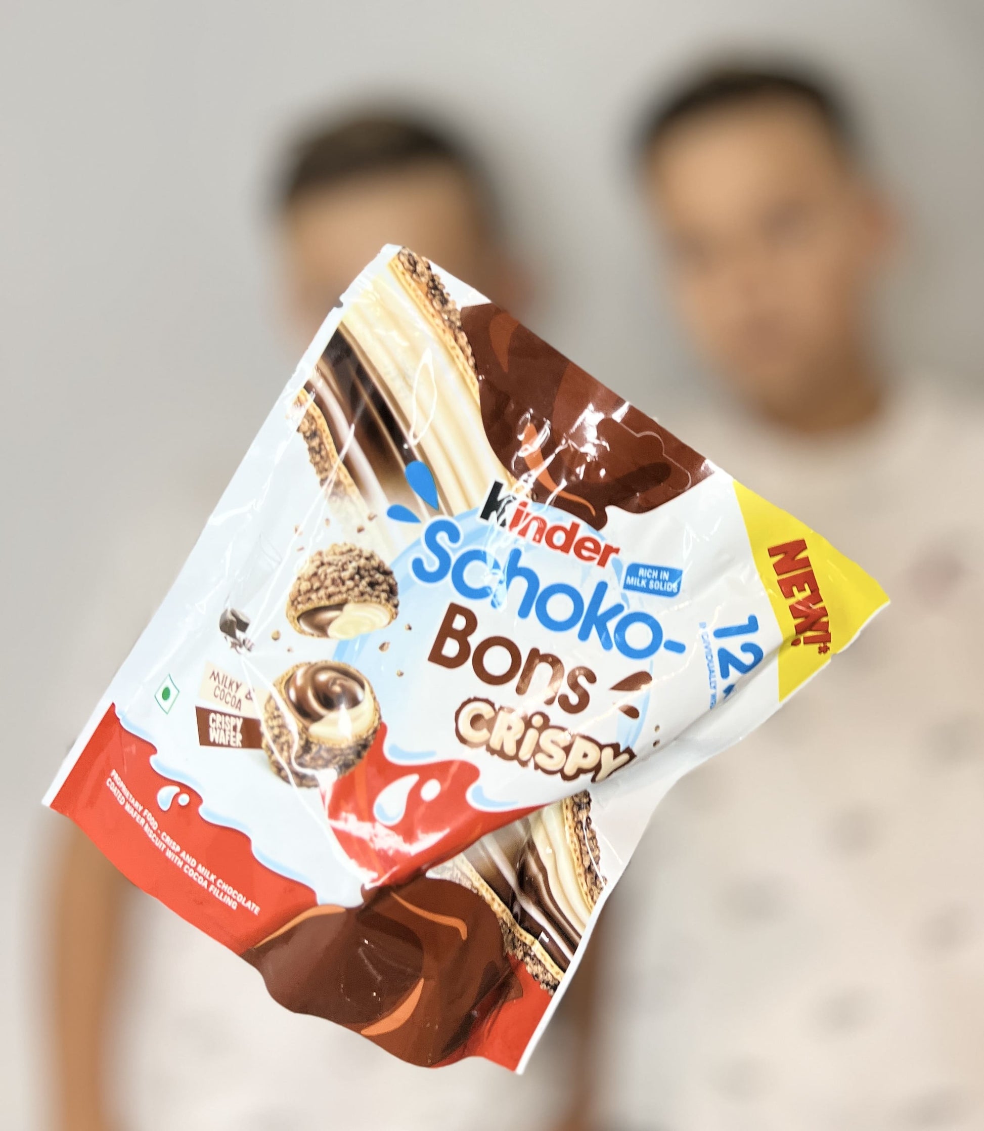 Köstliche Knusperperlen: Kinder Schoko Bons Crispy 67,2g aus Dubai - Zarte  Schokolade mit knuspriger Füllung! – CandyTwins